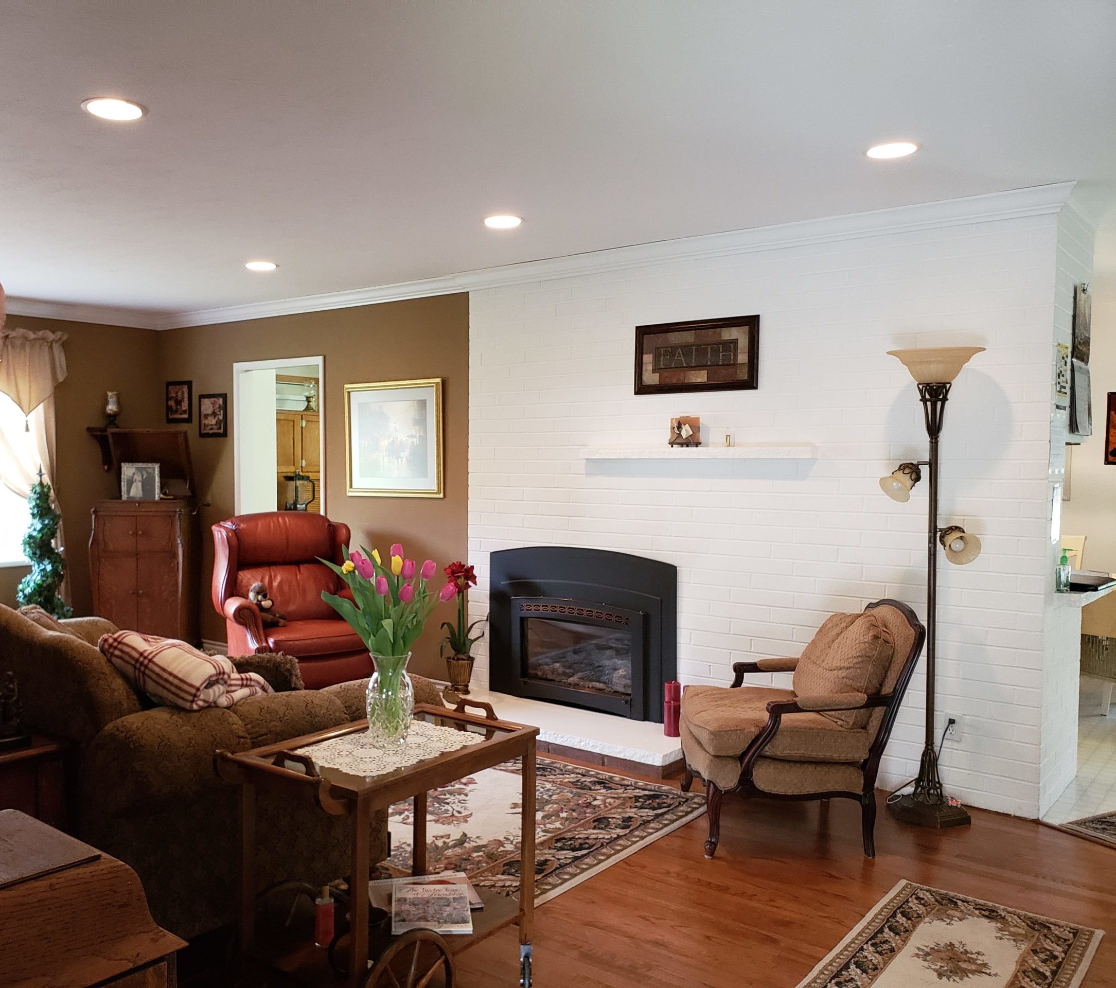 Portland, Oregon Living Room Before Dennson Capen Group Staging